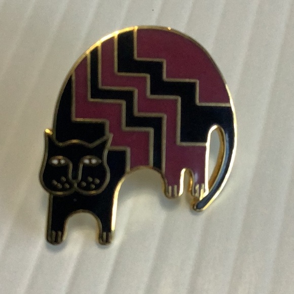 LAUREL BURCH Burgundy Black Enamel Aztec Cat Cloisonné Brooch 1980s Vintage - Picture 3 of 10
